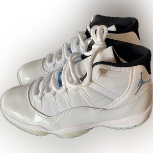 Air Jordan 11 Retro Legend Blue *SIZE 8.5 men